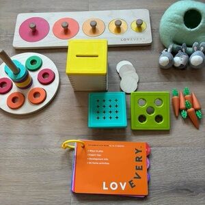 Lovevery “The Babbler” 13-15 Month Toy Set